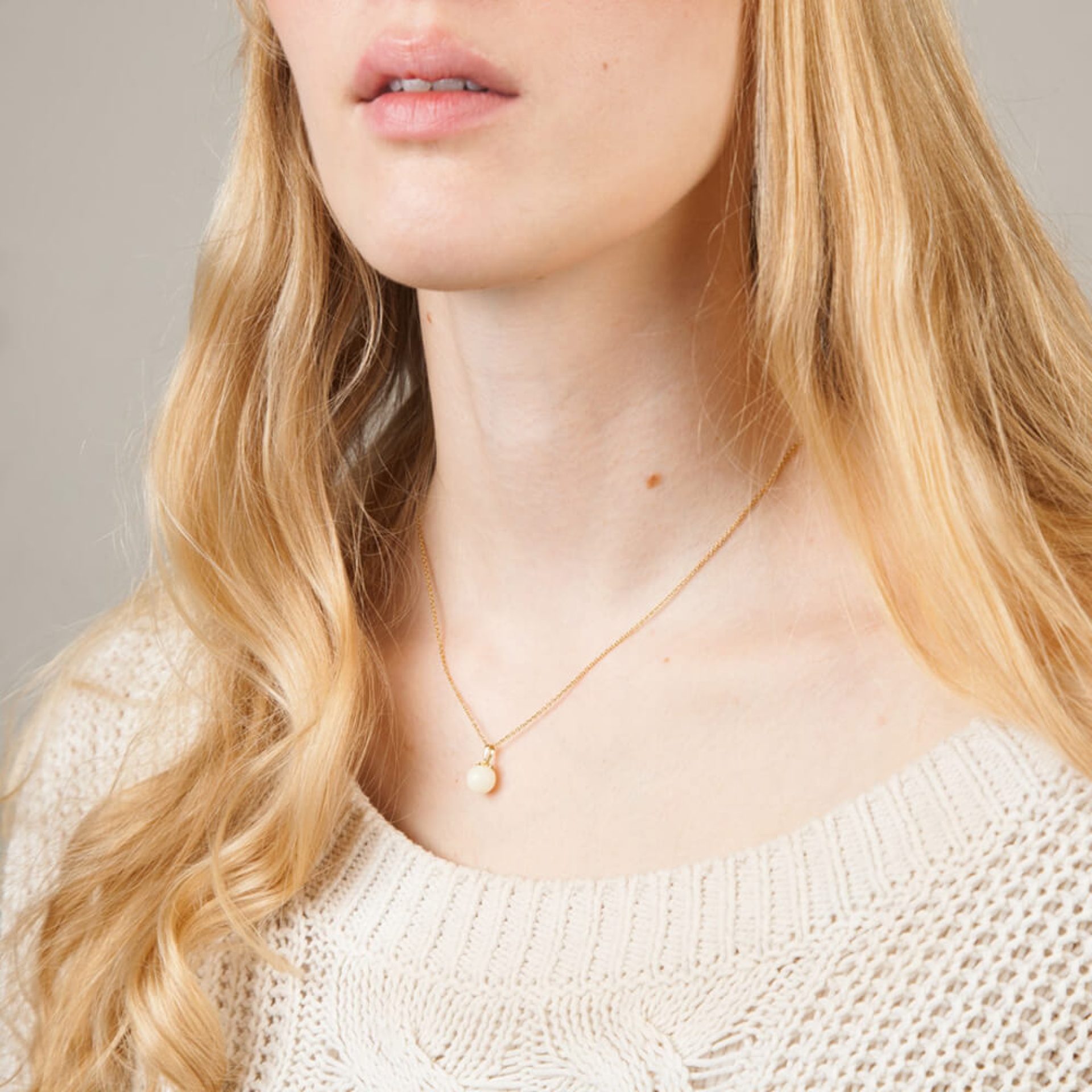 Halskette-Emelie-Halskette-Muttermilch-Goldkette-Muttermilchperle-Blütenfassung