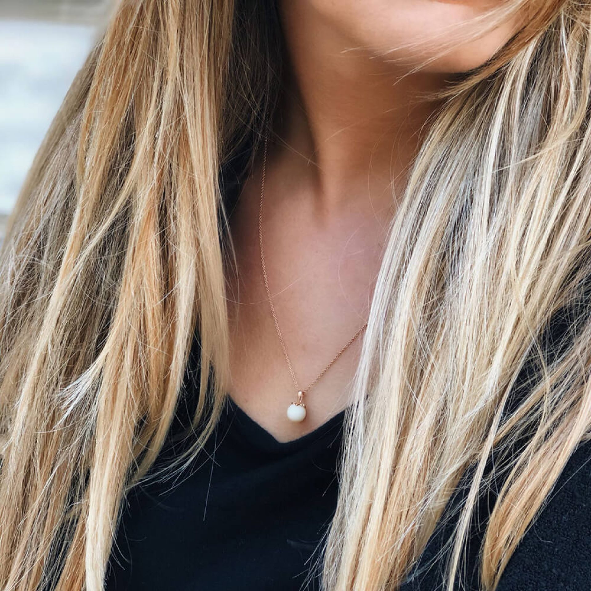 Halskette-Emelie-Muttermilchkette-Schmuck-aus-Muttermilch-Roségold-Blume-Blüte-Fassung