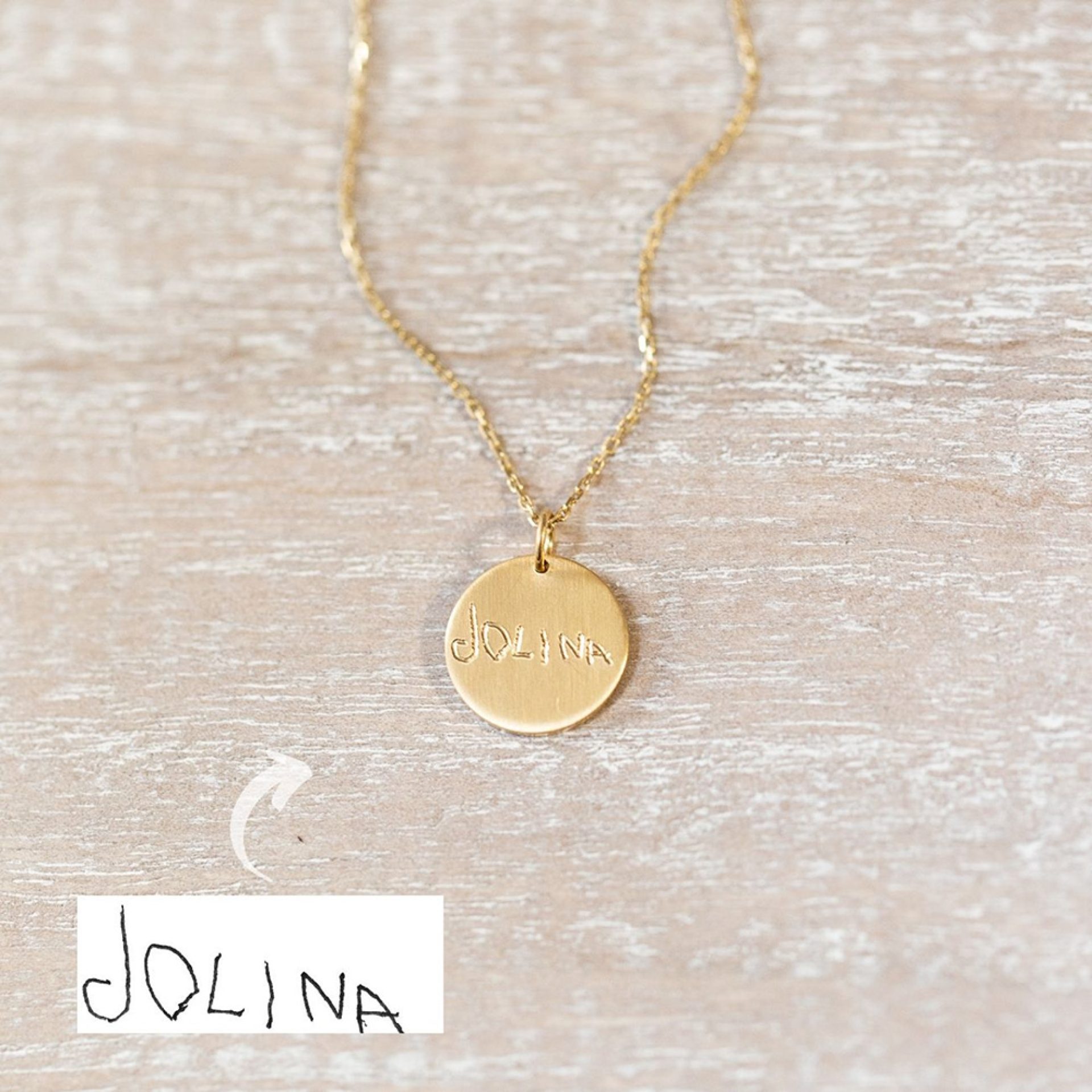 Halskette-Jooni-Gravur-Kinderhandschrift-Namensgravur-personalisiert-Silber-Gold