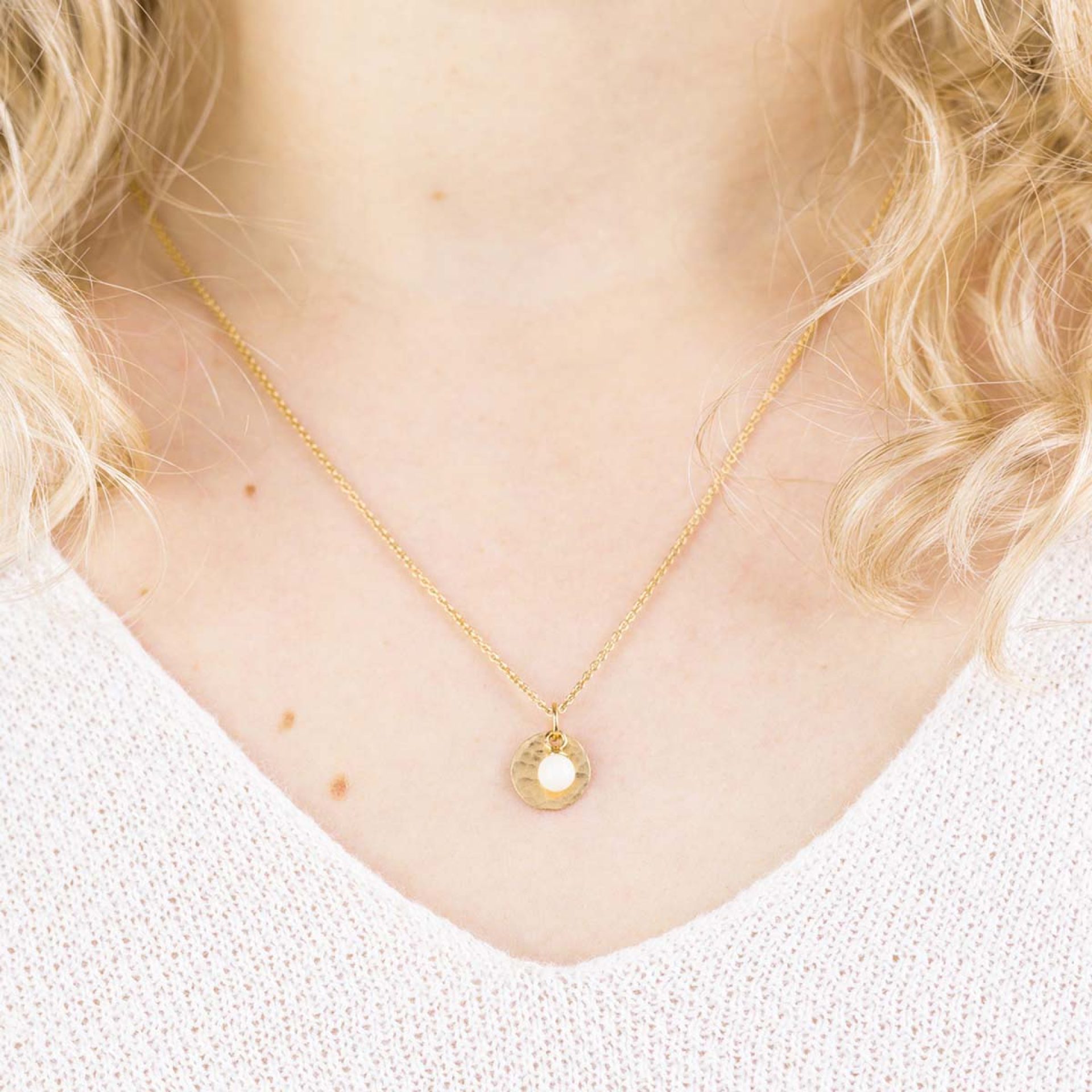 Halskette Yara Muttermilchschmuck Dekollete Gold gehämmert