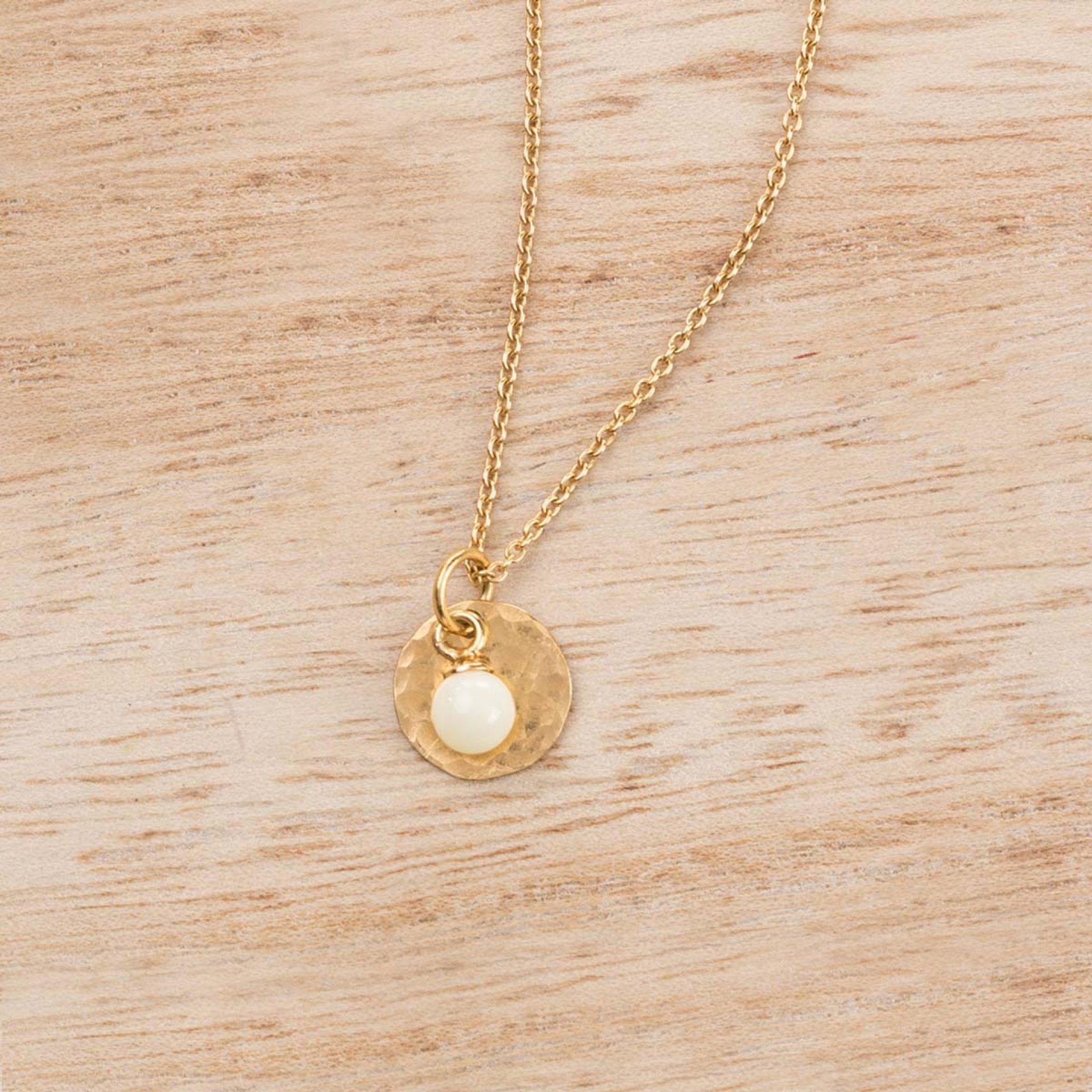 Yara Muttermilch Halskette gehämmertes Gravurplättchen Goldschmuck