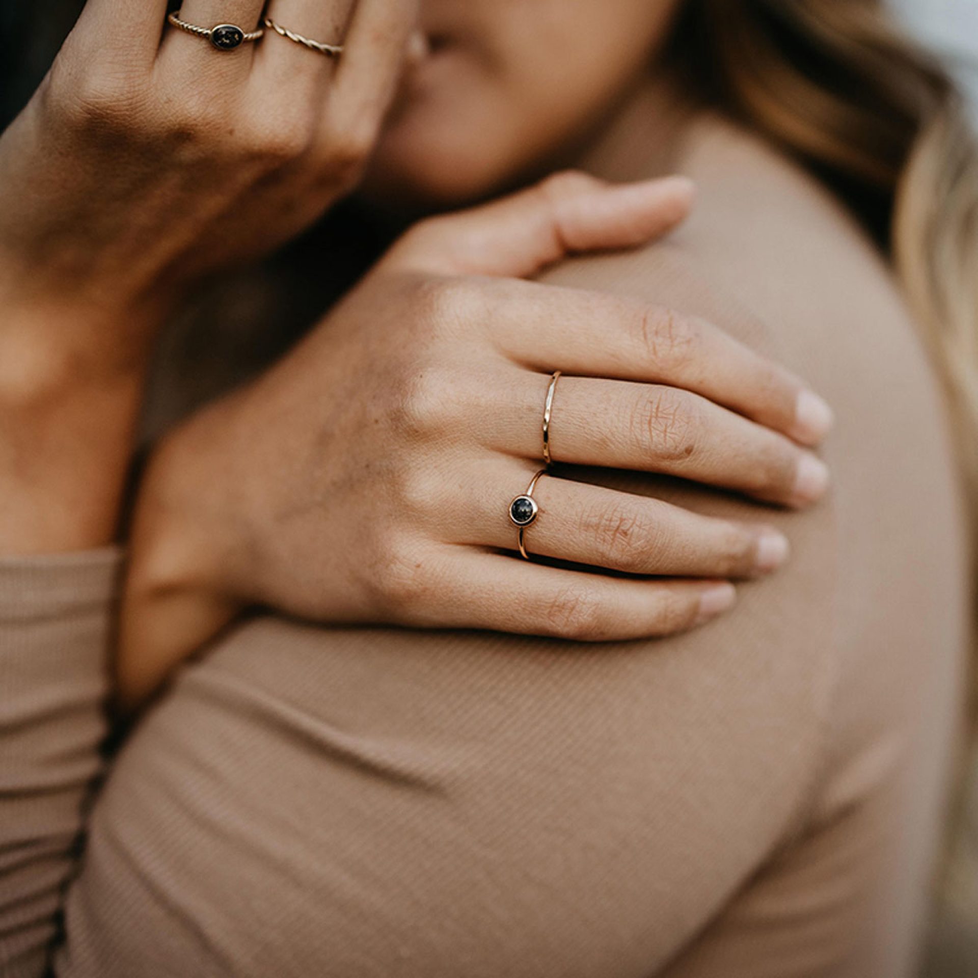 Asche Ring Frauen Azalea filigraner Gedenkschmuck aus Kremationsasche