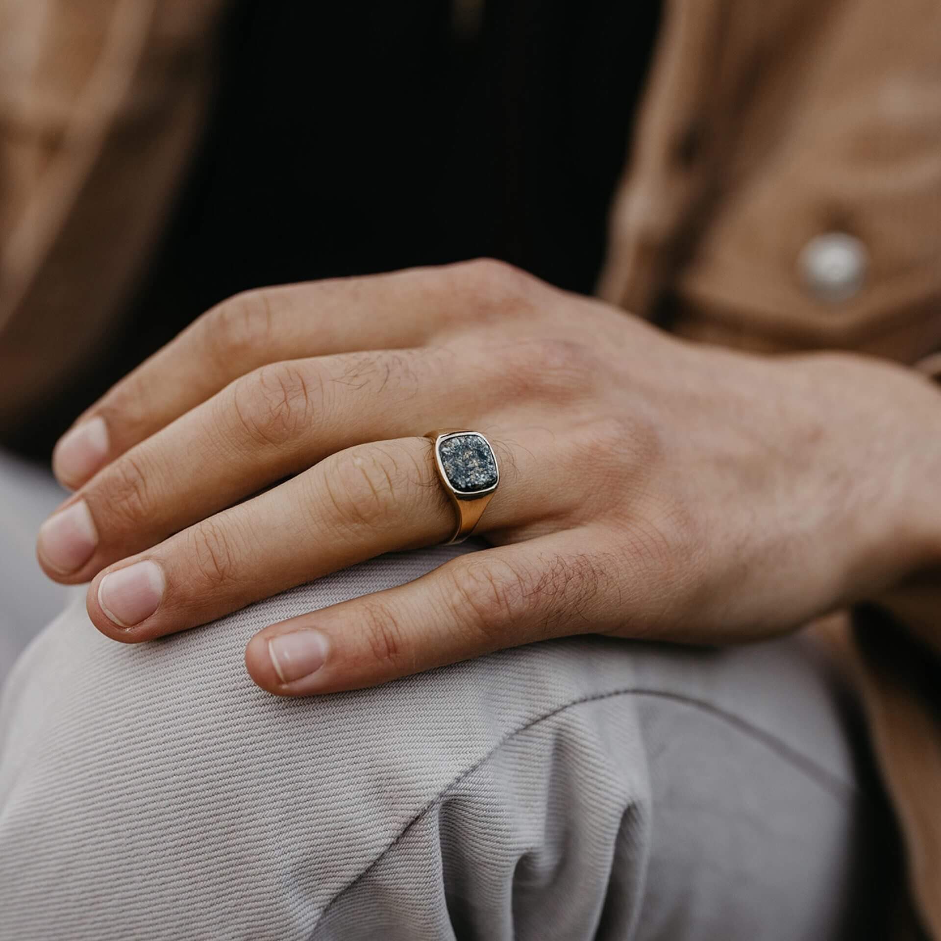 Trauer Herren Ring Verlustbewältigung mit Schmuck Asche Haar Gold Silber