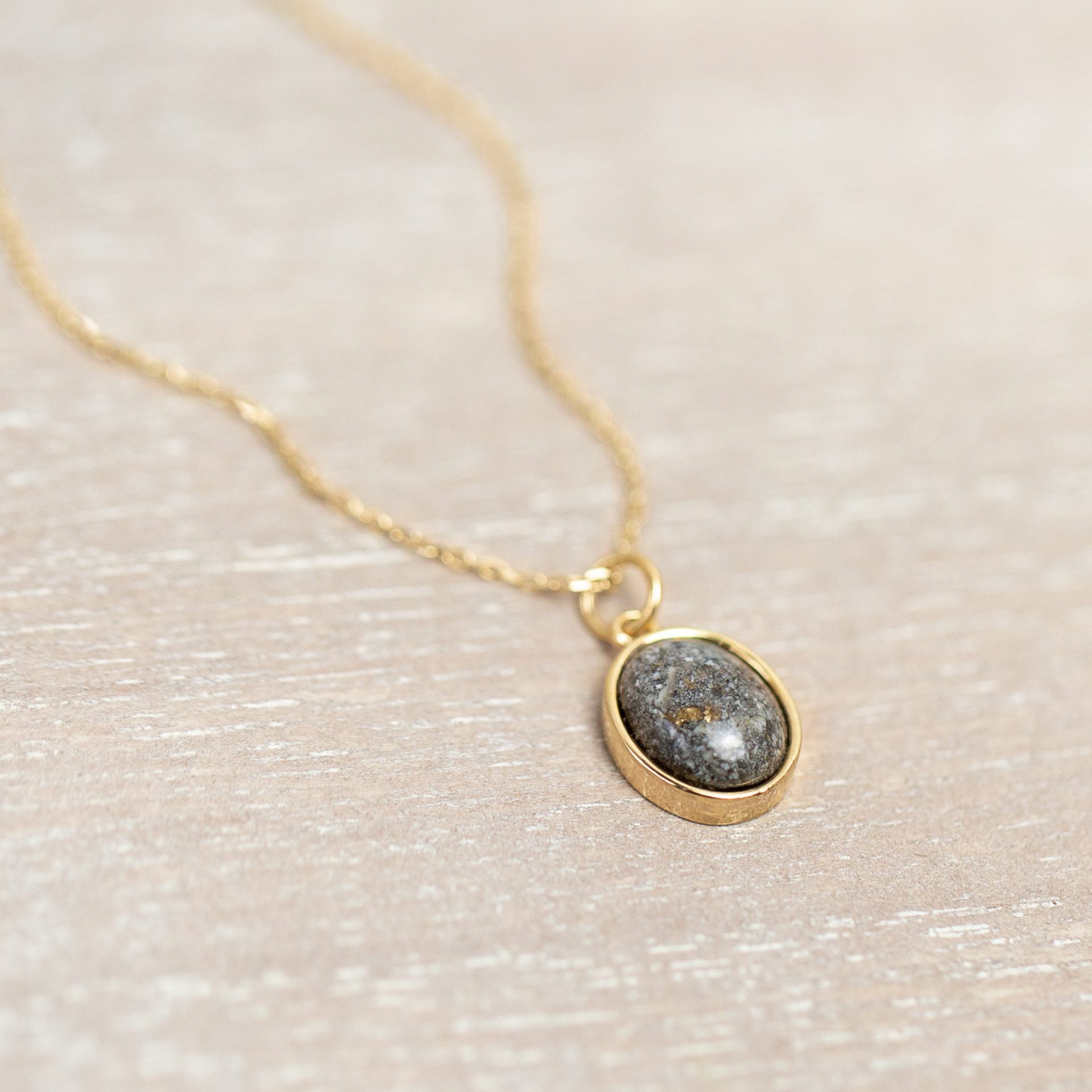 asche halskette erinnerung asche mensch tierasche schweiz gold 750 asche schmuck tierasche