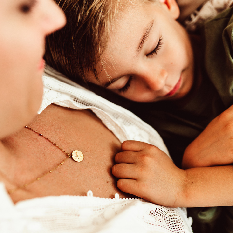 Mutter Kind Liebe Halskette-Yuna-Gravurkette-personalisierte-Gravur-Kinderhandschrift-Kinderzeichnng