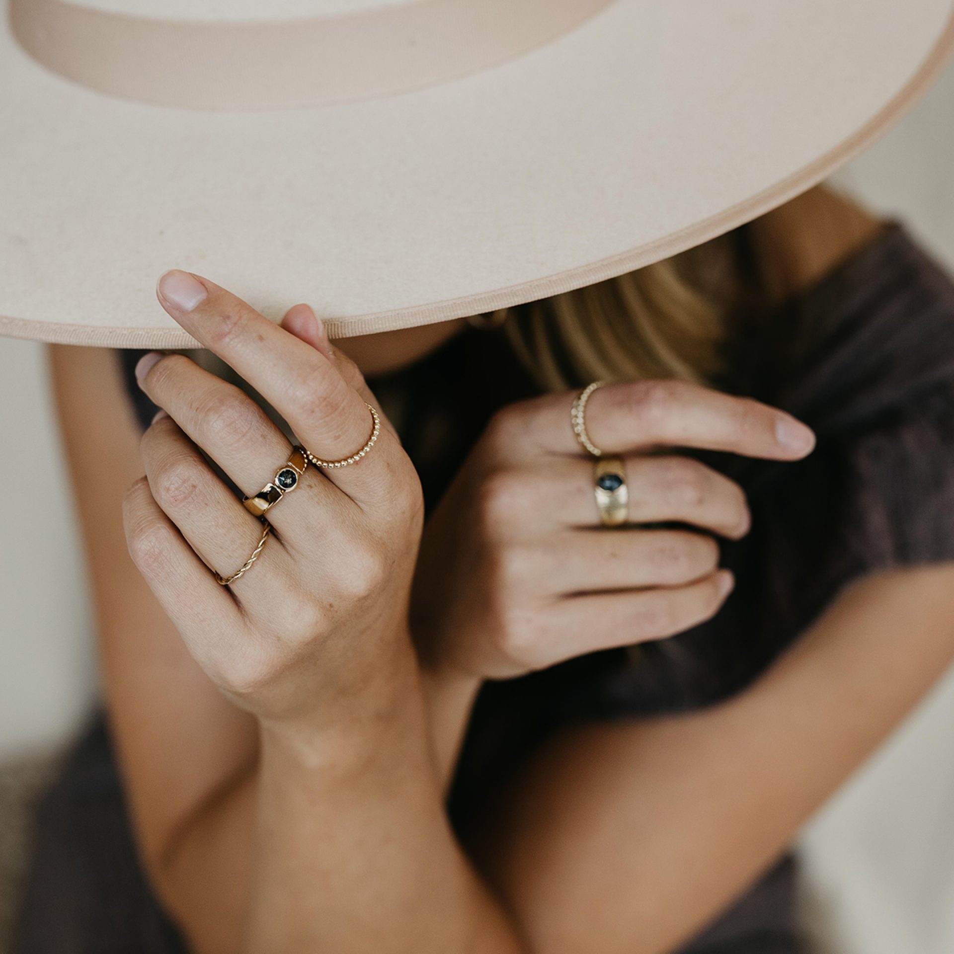 Damenring Erinnerung an Verstorbene aus Asche oder Haar Schmuck