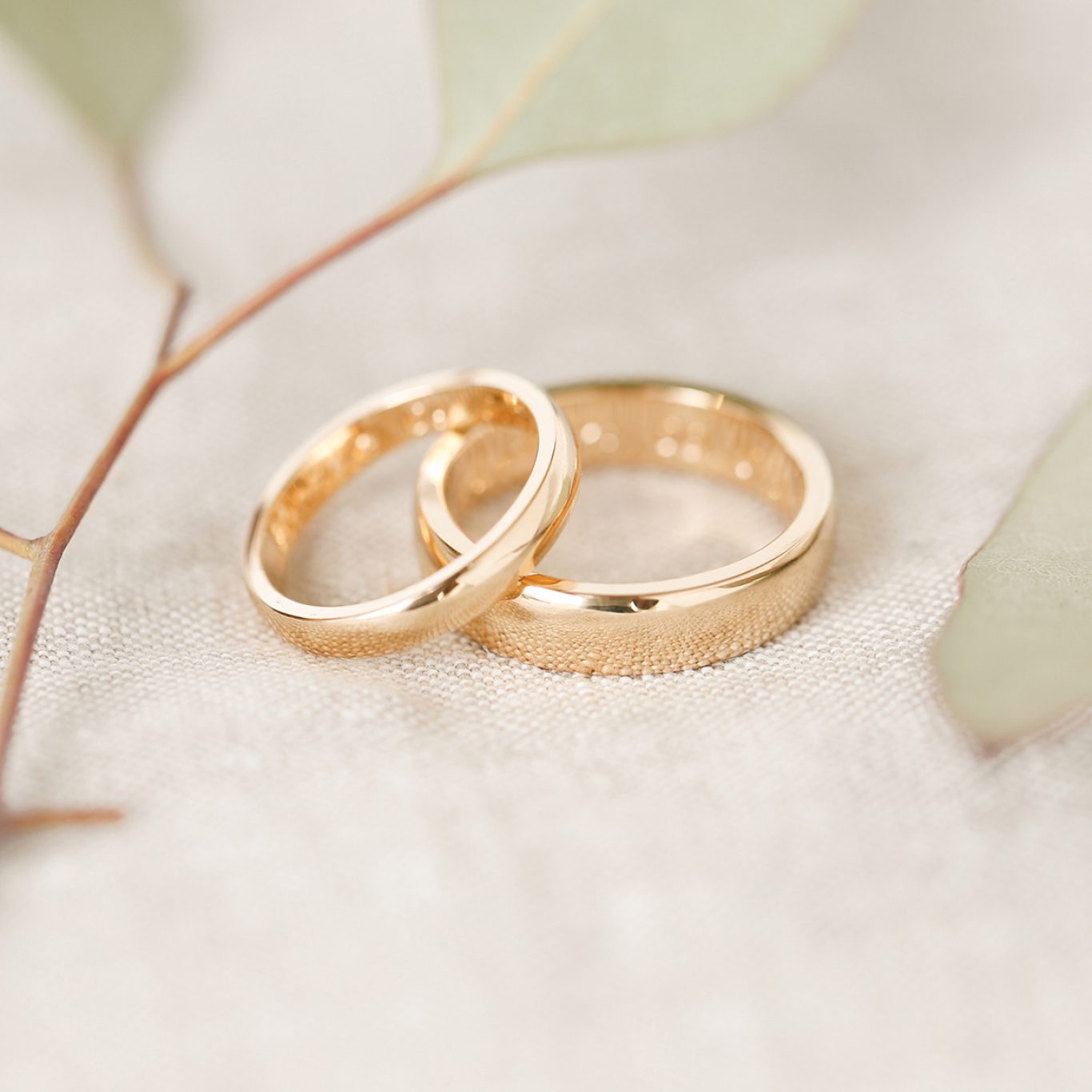 Klassischer schlichter Ehering (schmal) Gelbgold & Weissgold Eheringe