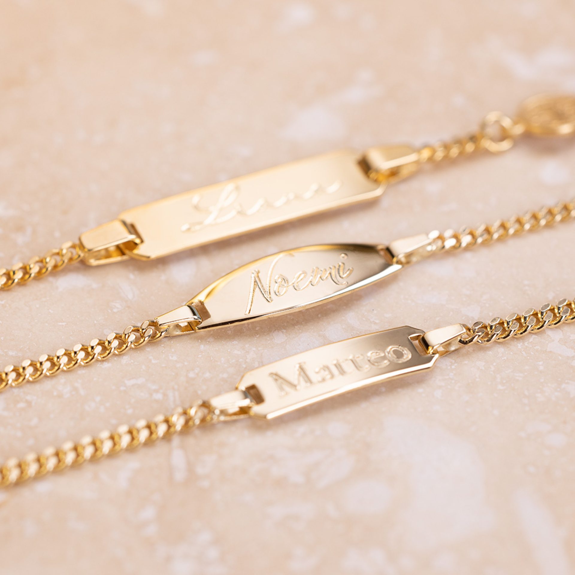 Kinder Armkette Taufkette Wunschgravur ovale Gravurplatte Echtgold 750